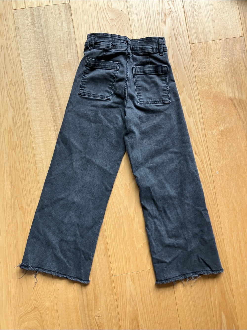 Zara Black Denim Wide leg cropped high rise jeans. - Picture 4 of 4